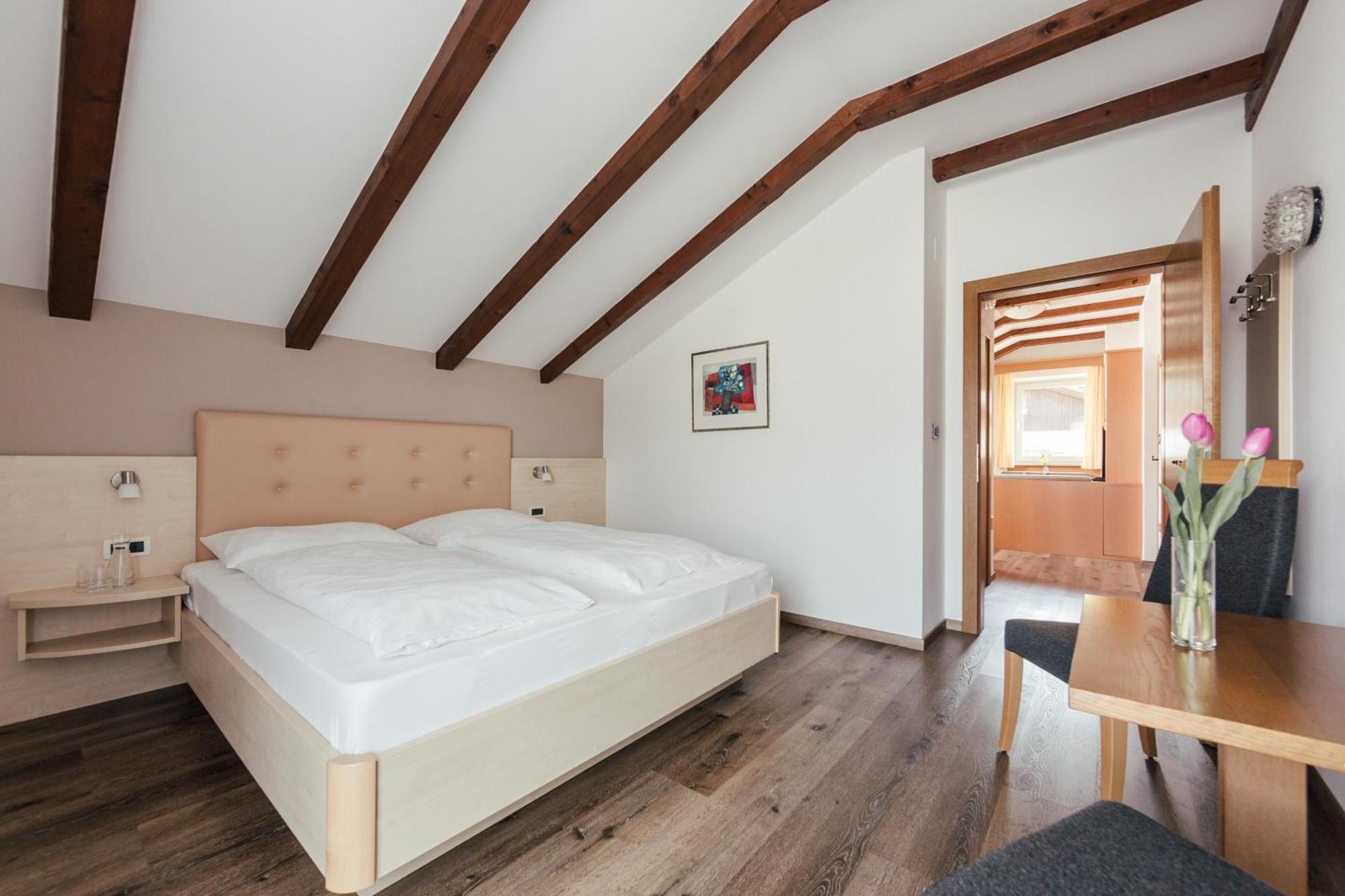 Hotel Garni Sirmian Мерано Екстер'єр фото