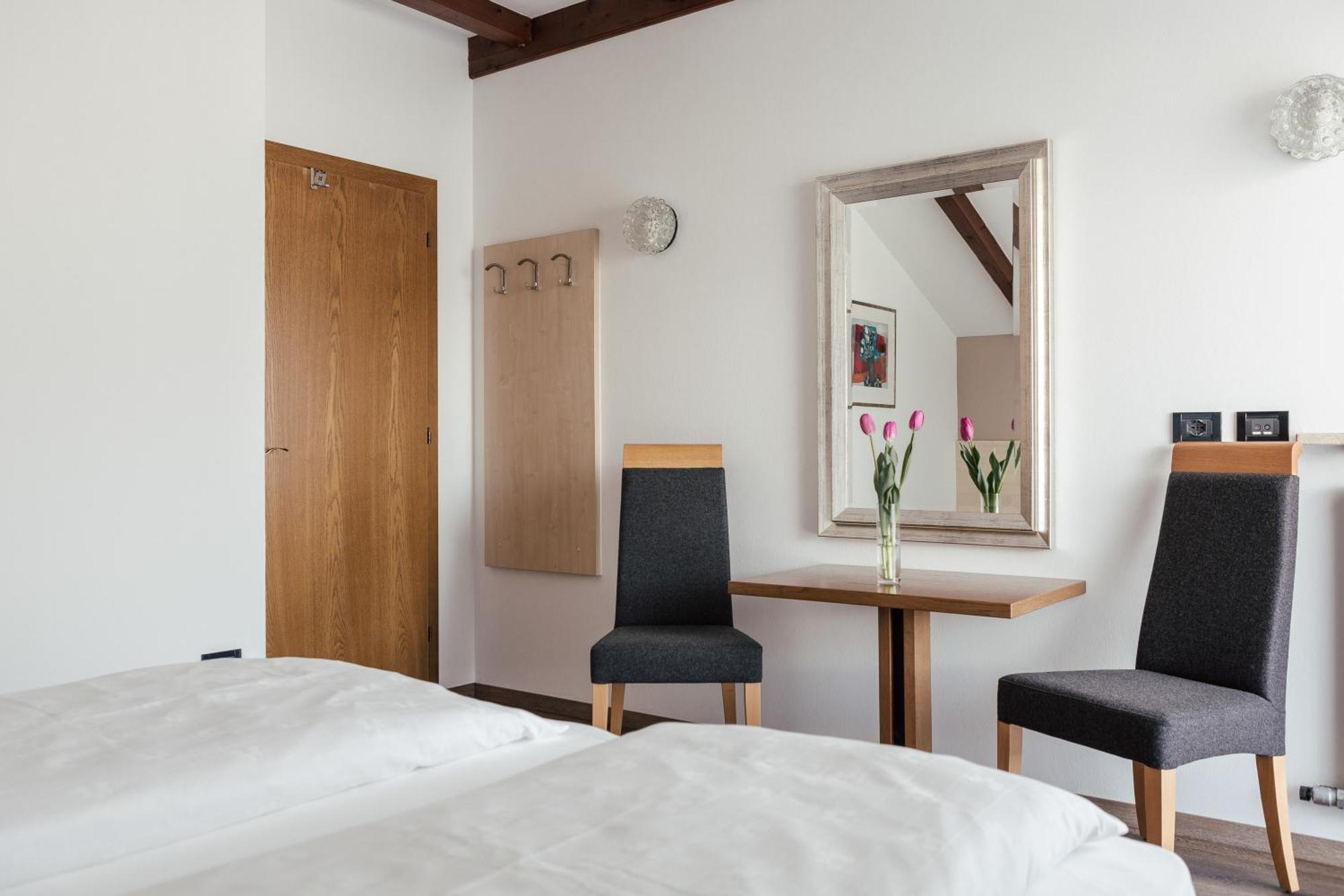 Hotel Garni Sirmian Мерано Екстер'єр фото