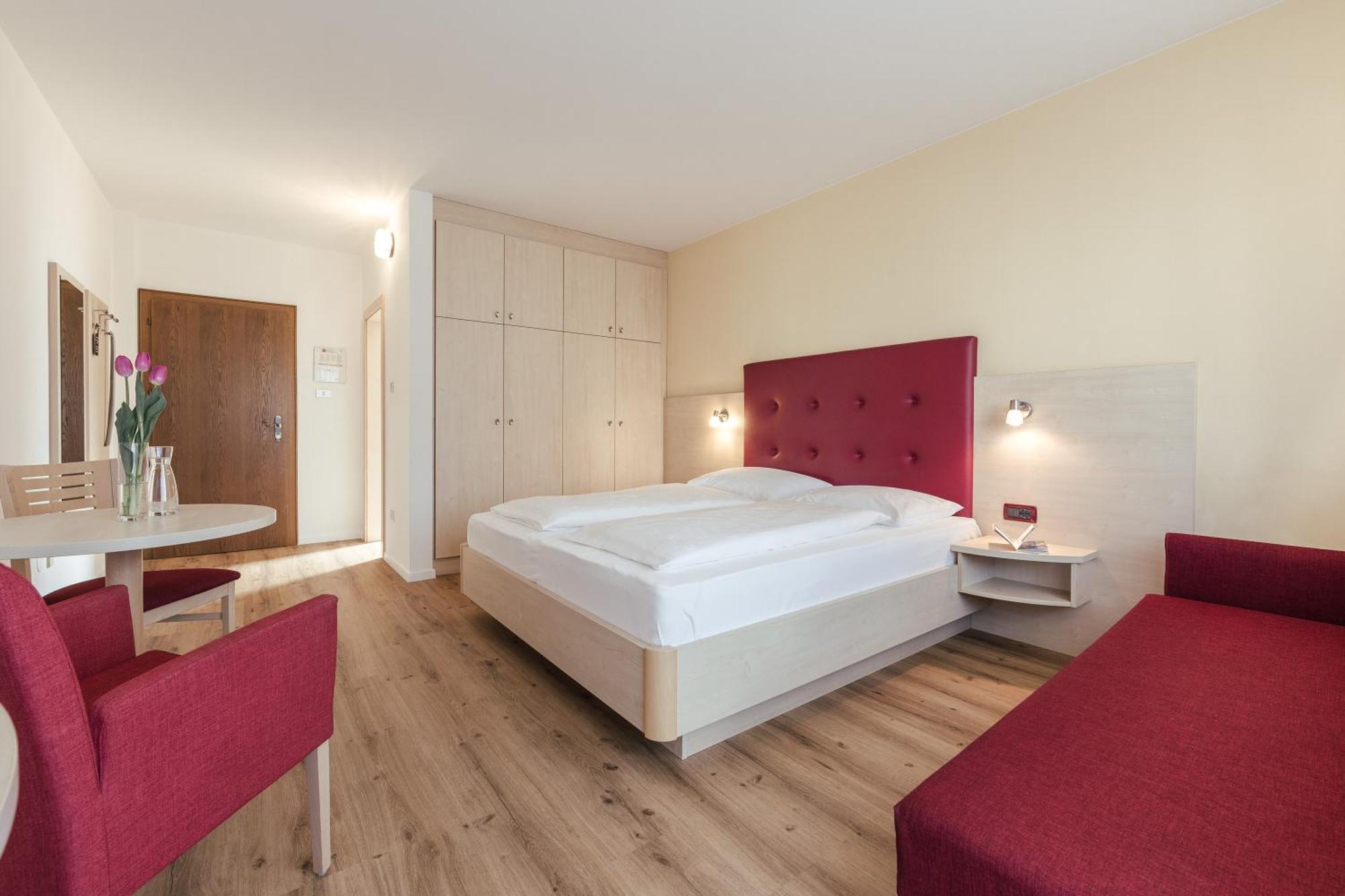 Hotel Garni Sirmian Мерано Екстер'єр фото