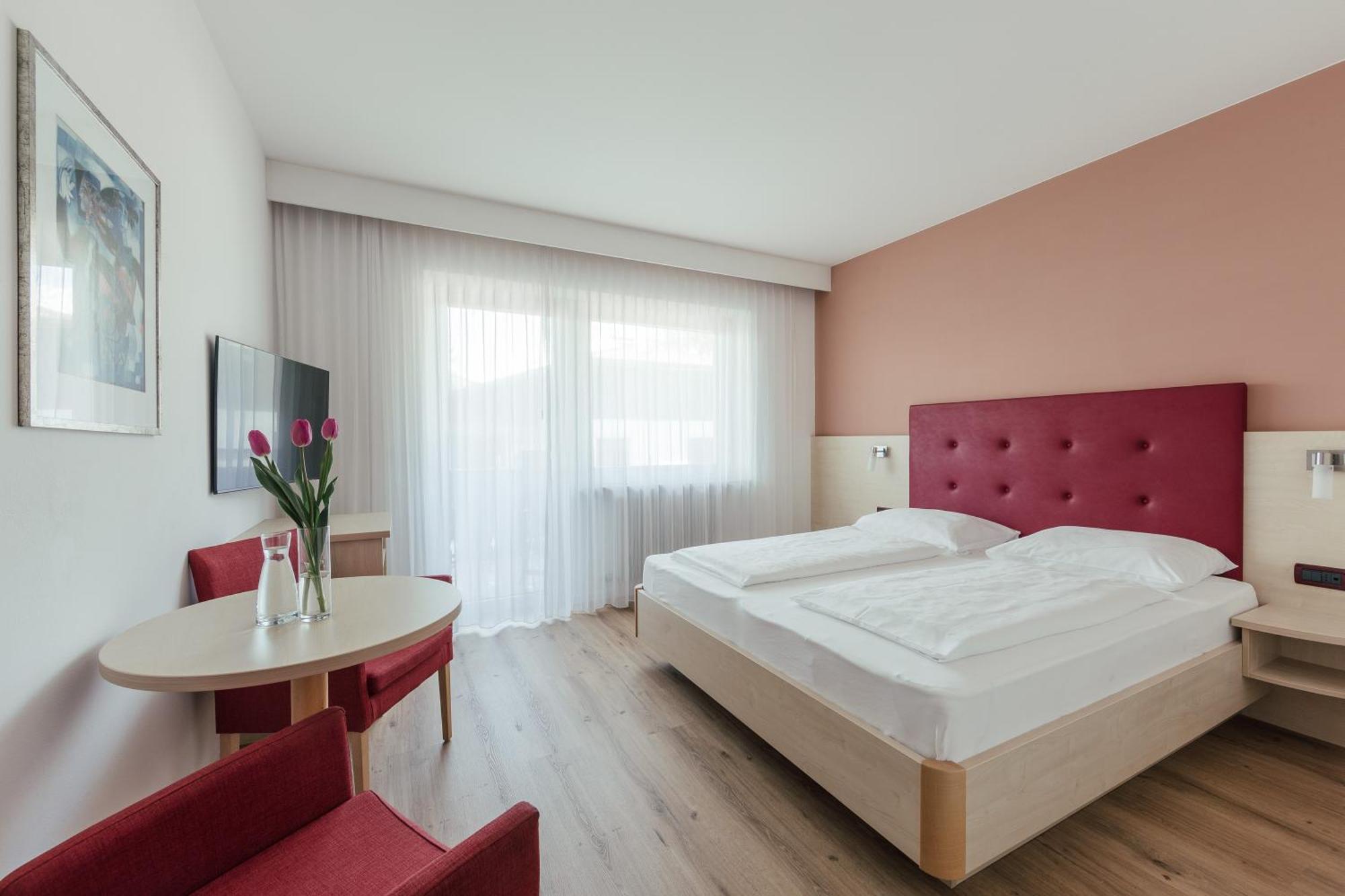 Hotel Garni Sirmian Мерано Екстер'єр фото