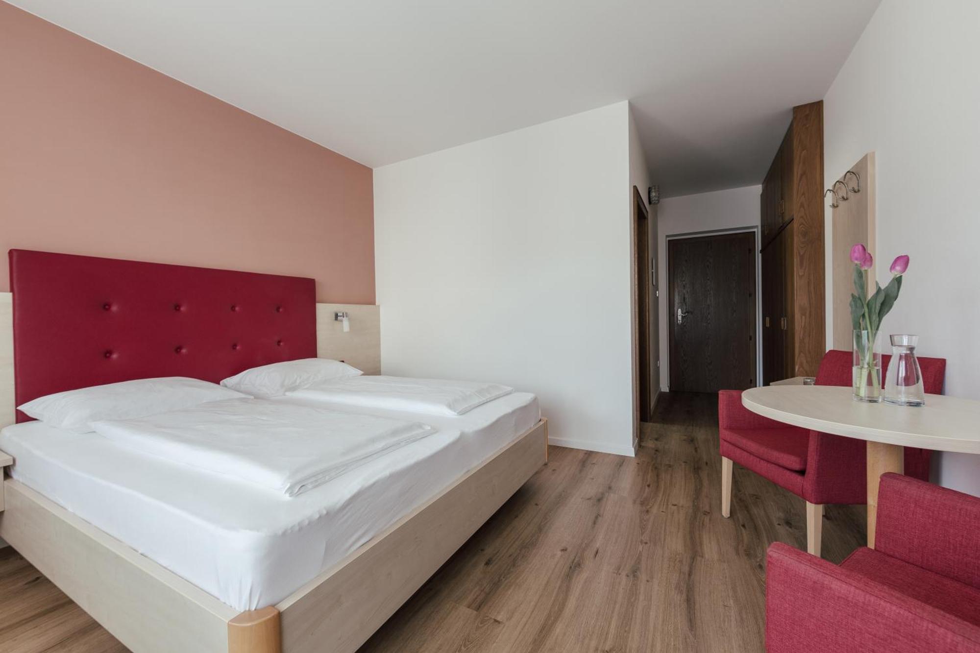 Hotel Garni Sirmian Мерано Екстер'єр фото