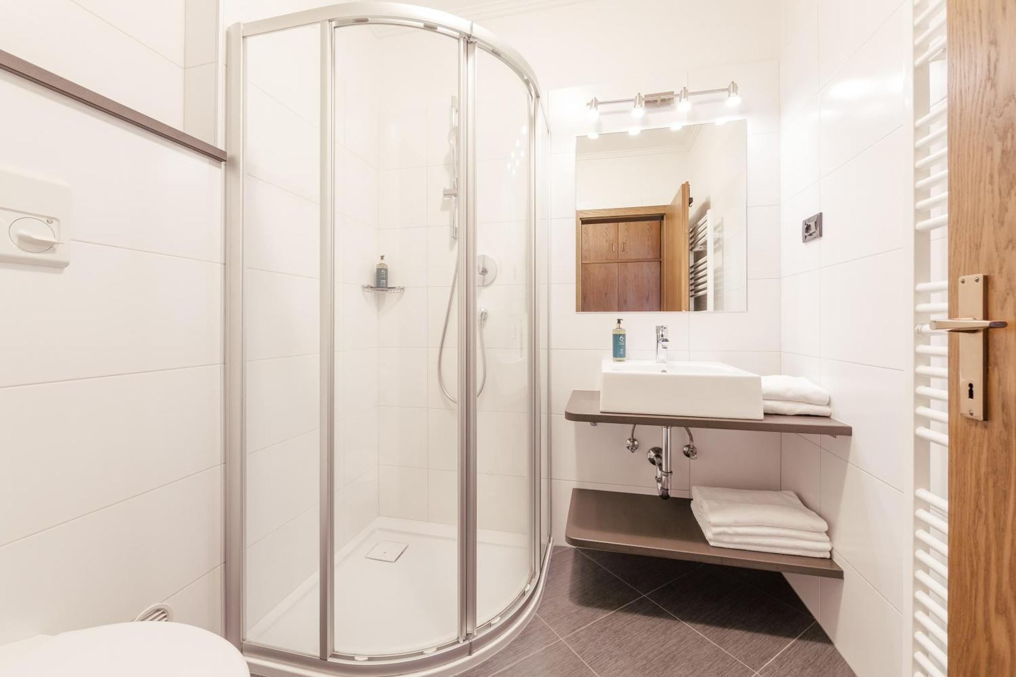 Hotel Garni Sirmian Мерано Екстер'єр фото