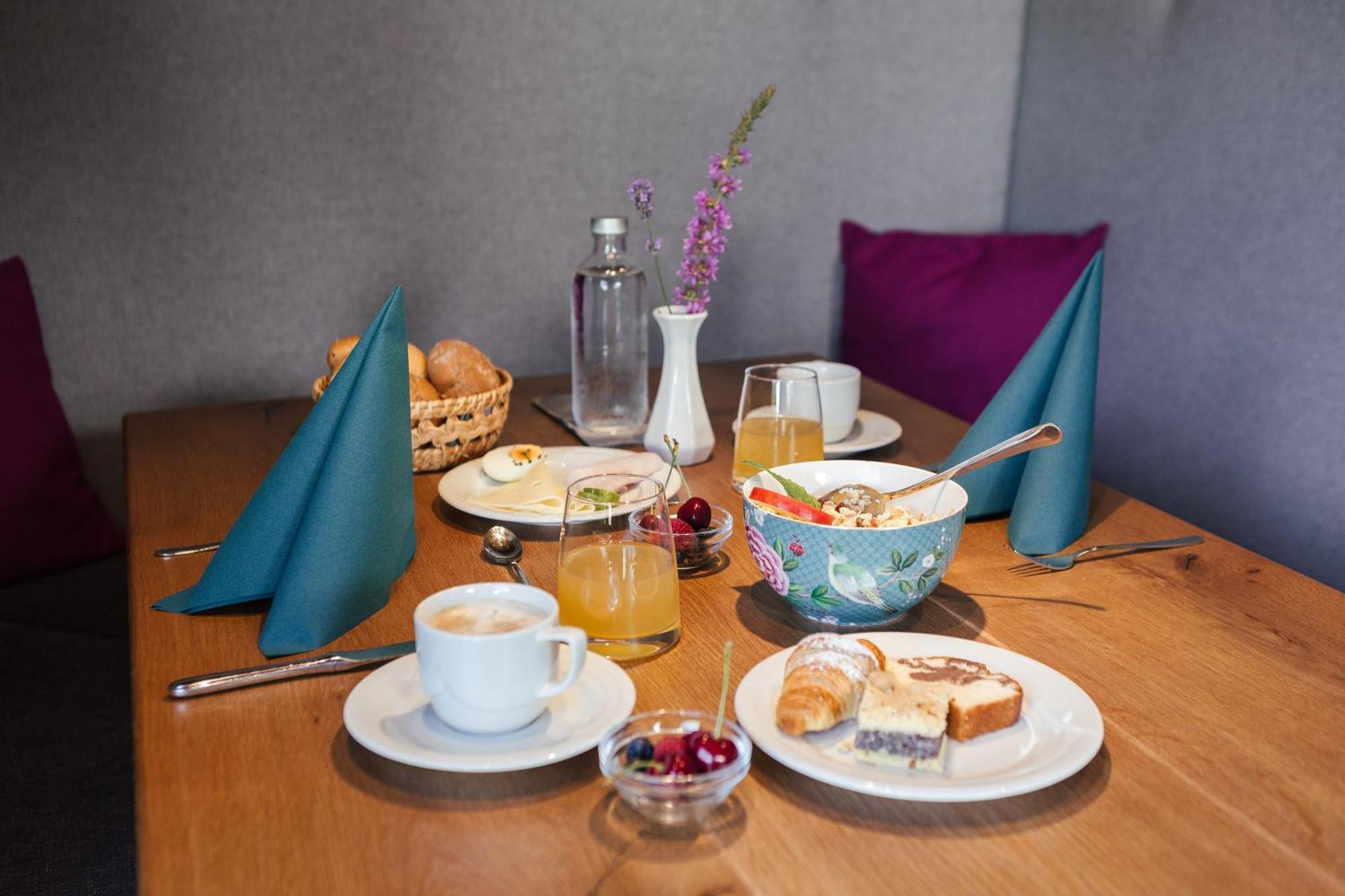 Hotel Garni Sirmian Мерано Екстер'єр фото