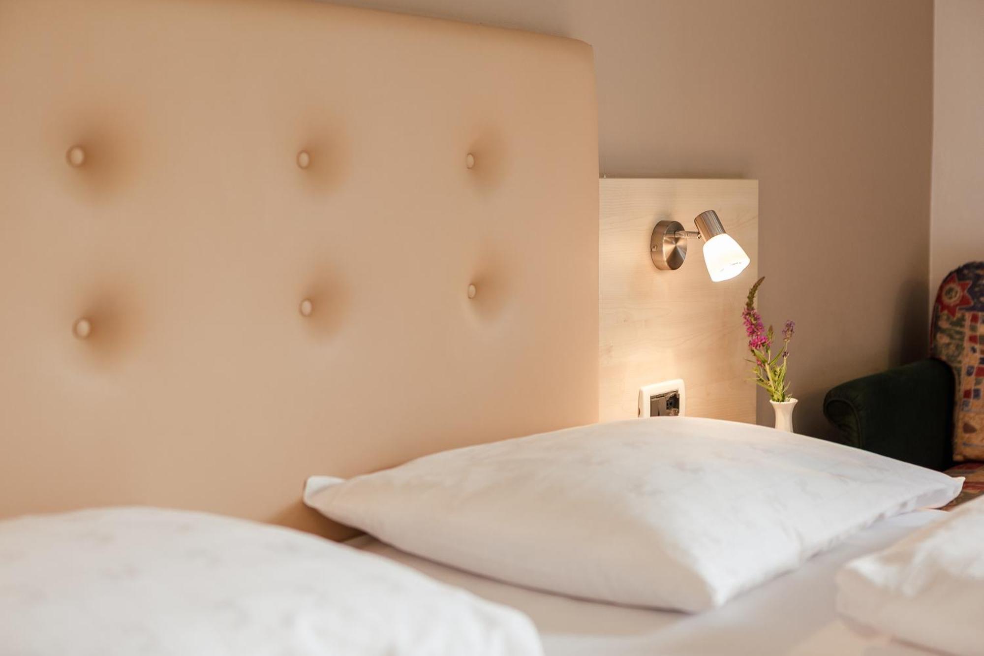 Hotel Garni Sirmian Мерано Екстер'єр фото