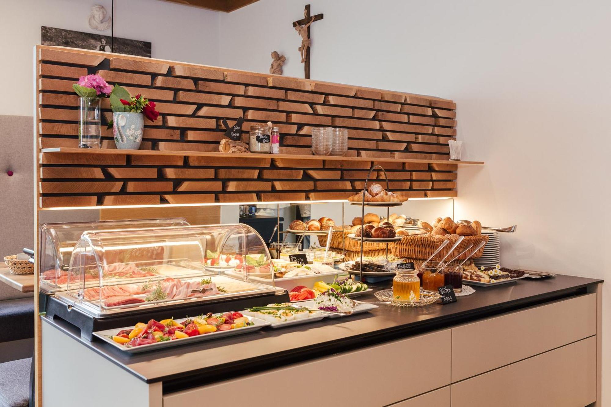 Hotel Garni Sirmian Мерано Екстер'єр фото