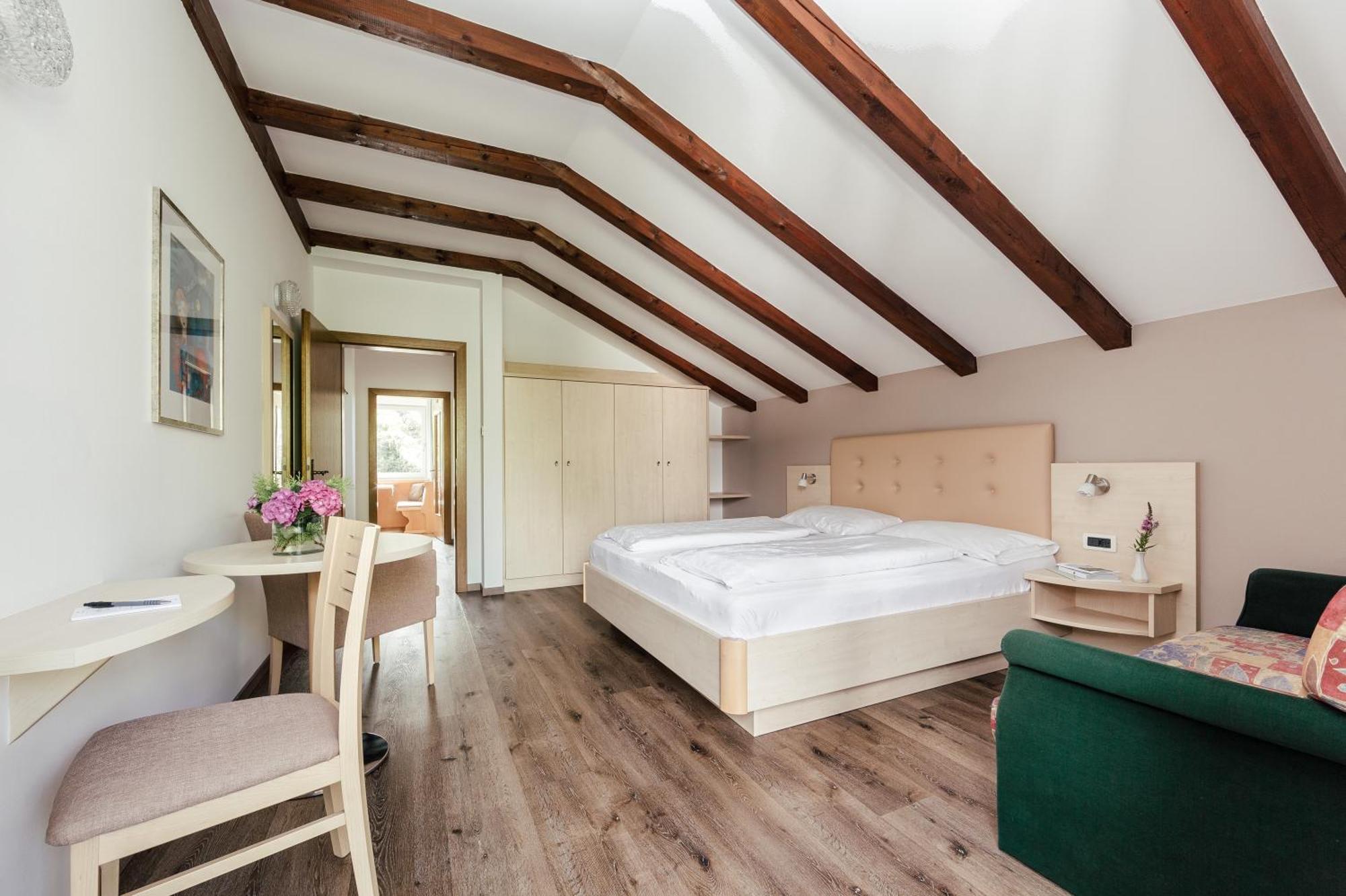 Hotel Garni Sirmian Мерано Номер фото